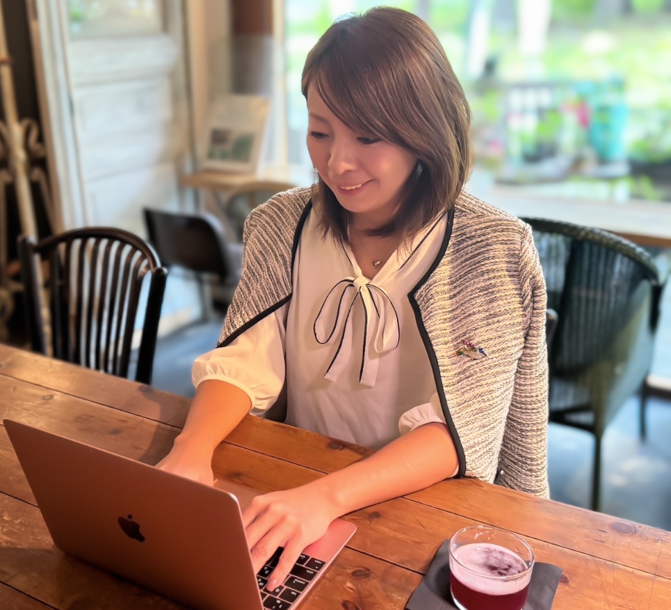 AI・WEBクリエイター YOSHIE